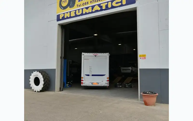 Foto dell'officina AEA Valdarno Gruppo Rigagomme