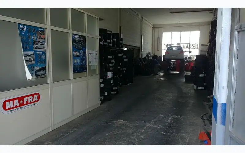 Foto dell'officina AGS Pneumatici e Autolavaggio Di Giovanni Roccasalva