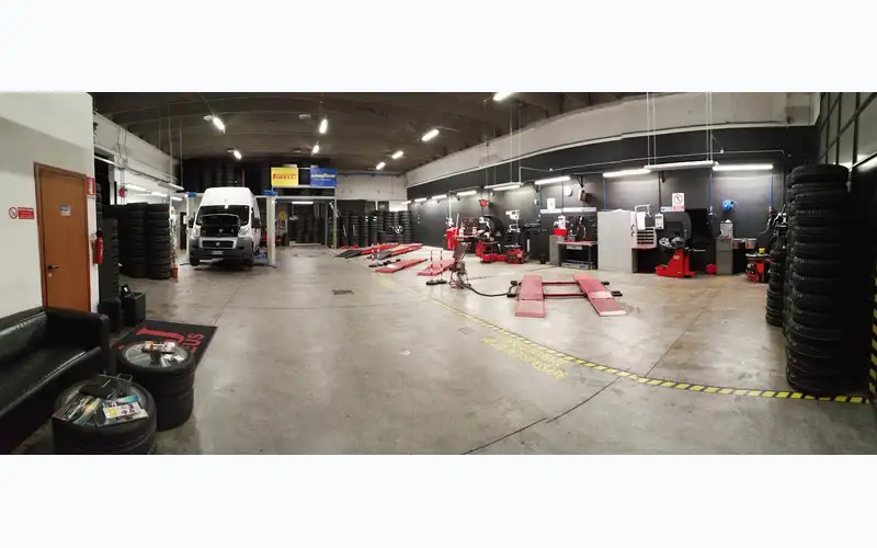 Foto dell'officina Aj Pneus S.r.l.