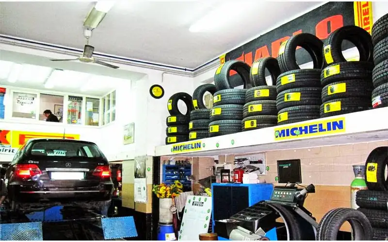 Foto dell'officina Alexander's - Driver Center Pirelli
