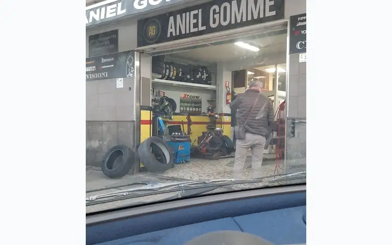 Foto dell'officina Aniel Gomme San Marcellino (Ce)