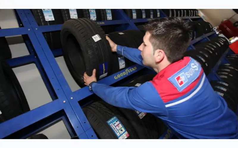 Foto dell'officina Armeni Gomme