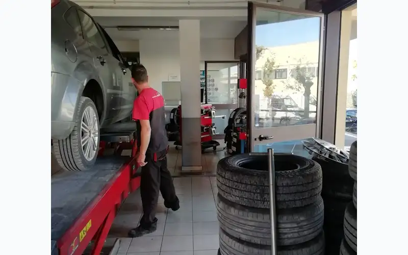 Foto dell'officina Arpi Gomme S.r.l.s.