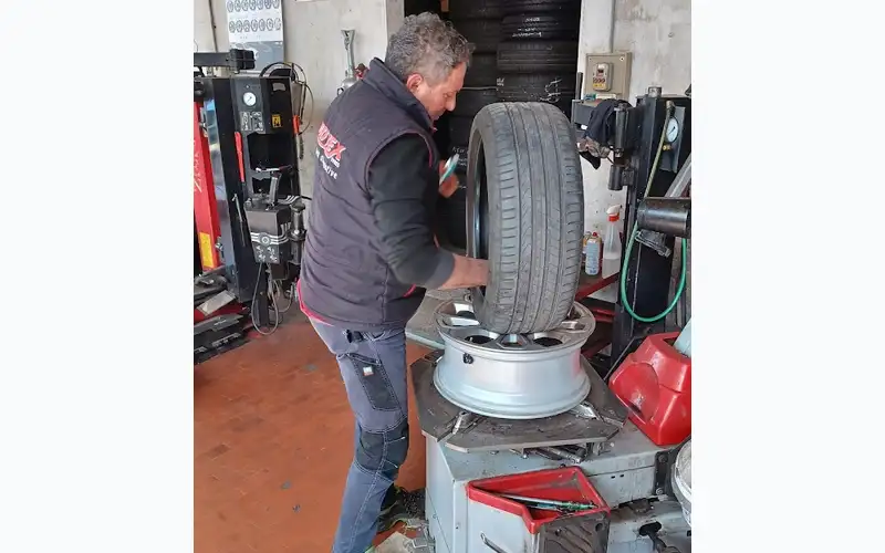 Foto dell'officina Atrade S.r.l.