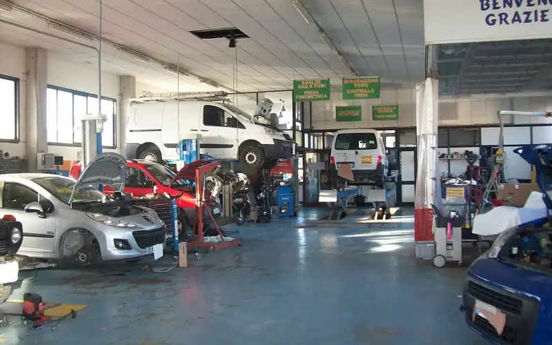 Foto dell'officina Autocentro Carrozzeria