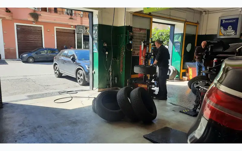 Foto dell'officina Autocentro Vitale S.a.s.