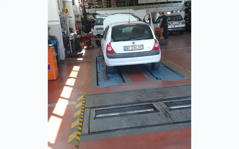 Foto dell'officina Autofficina Aurora S.n.c. di Prislei Gianni e Luca