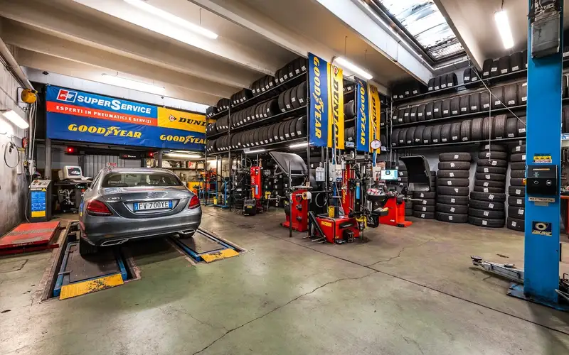Foto dell'officina Autofficina Ippolito Gomme & C. S.r.l.