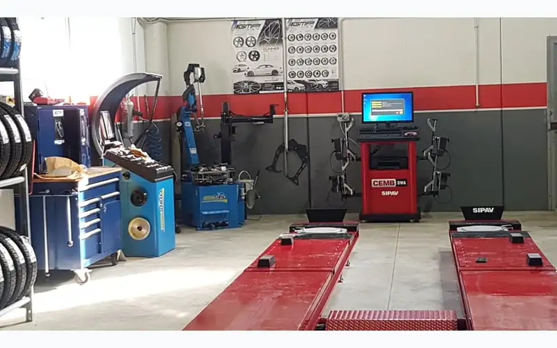 Foto dell'officina Autofficina Meccatronica E Centro Gomme Di Candido Vincenzo