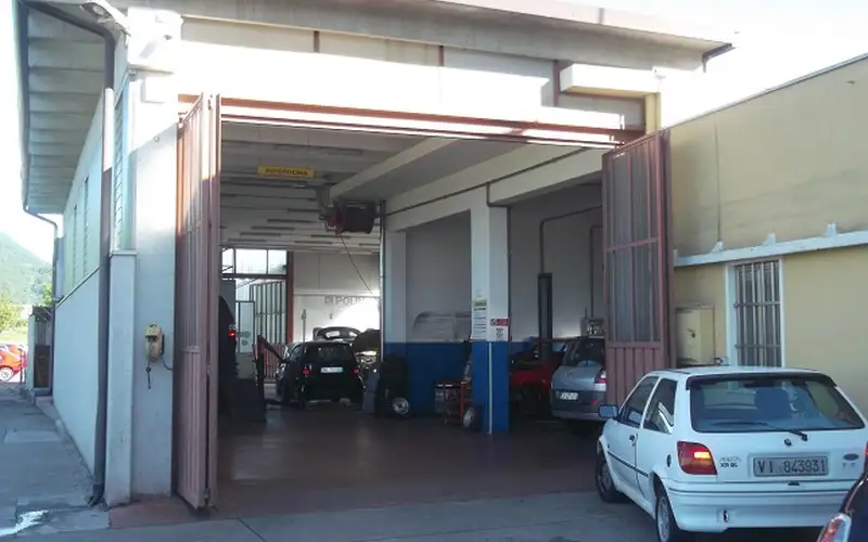 Foto dell'officina Autoriparazioni Tomasi S.r.l.