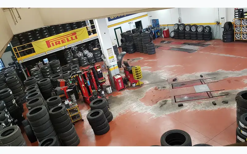 Foto dell'officina Autoruote Pneumatici Auto e SUV
