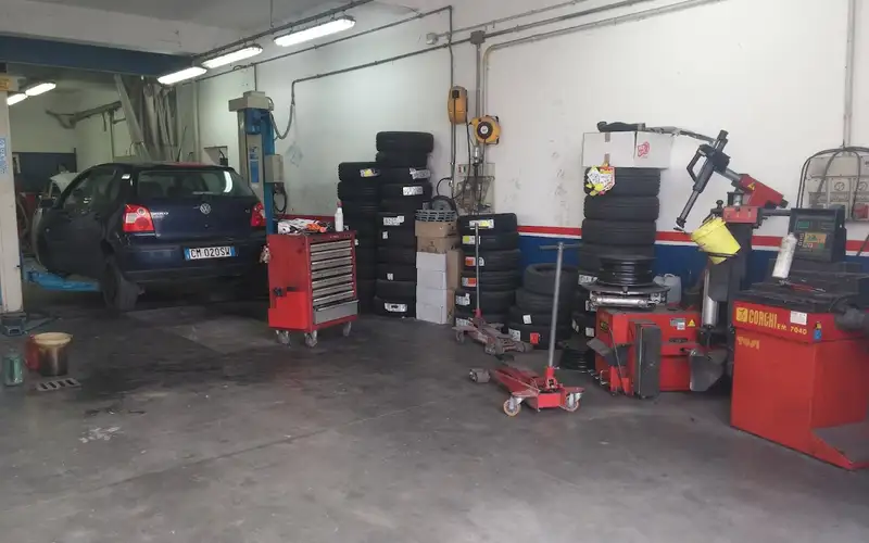 Foto dell'officina AutoVa S.r.l.