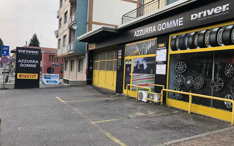 Foto dell'officina Azzurra Gomme S.n.c.