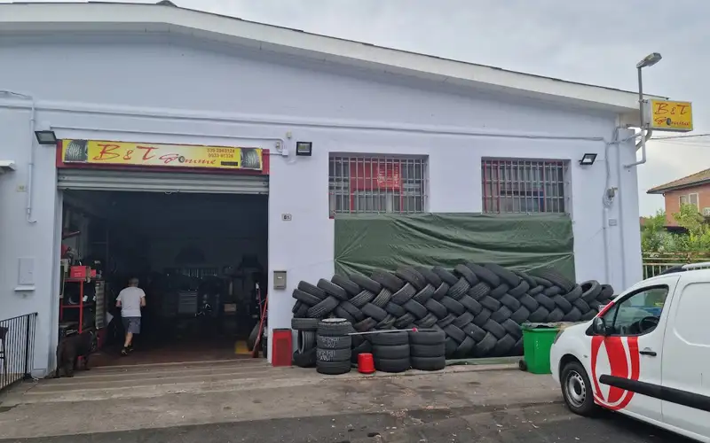 Foto dell'officina B & T Gomme