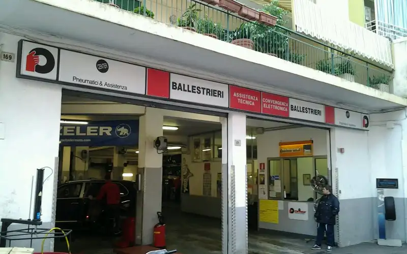 Foto dell'officina Ballestrieri S.a.s.