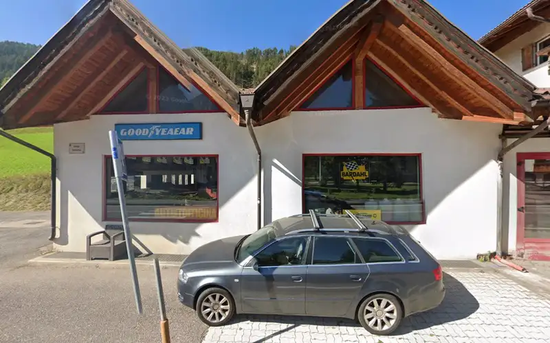 Foto dell'officina Battisti Franco