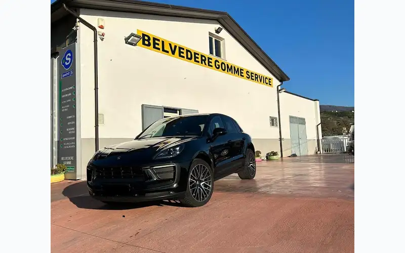 Foto dell'officina Belvedere Gomme S.n.c.