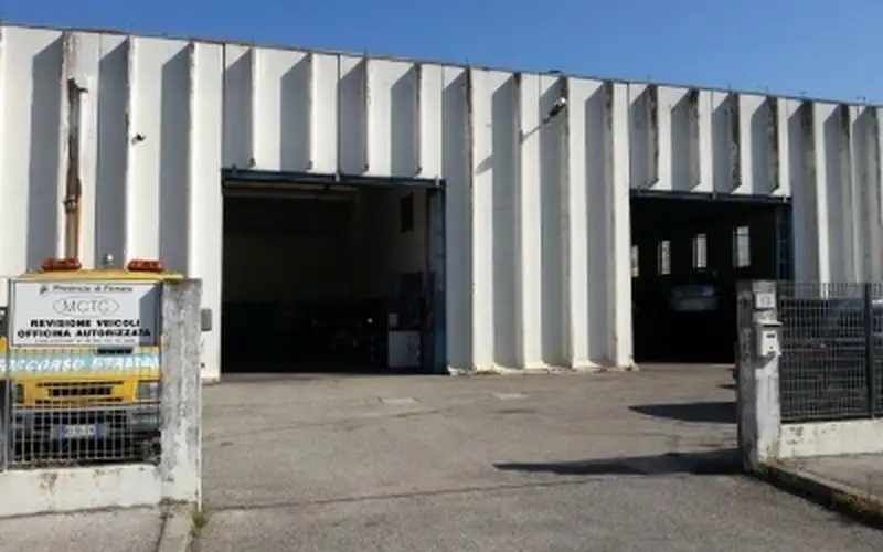 Foto dell'officina BF Car S.n.c.