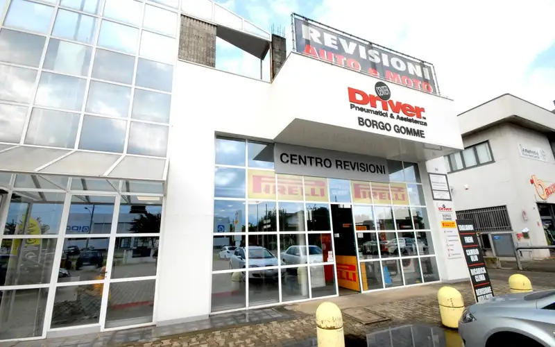 Foto dell'officina Borgo Gomme S.n.c. - Driver Center Pirelli Borgomanero