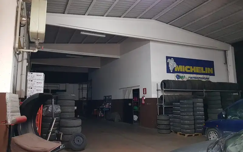 Foto dell'officina Ca.Gi.Ba Pneumatici S.n.c.