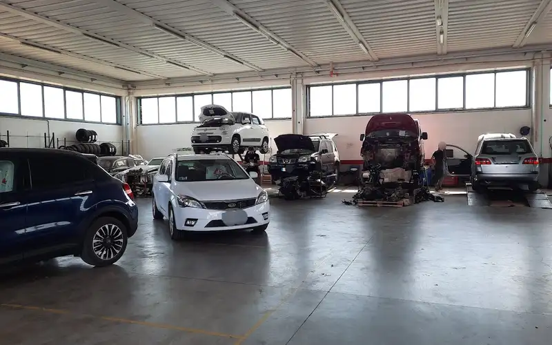 Foto dell'officina Calisti S.r.l.