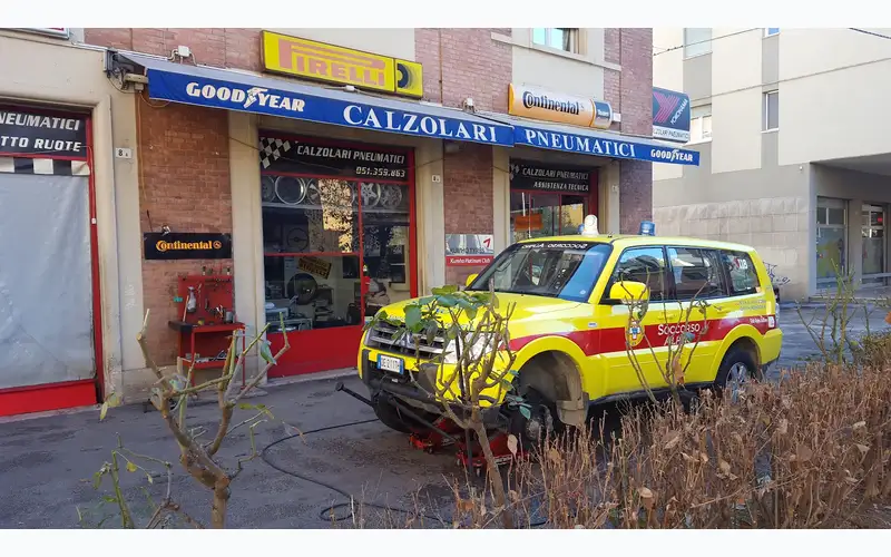 Foto dell'officina Calzolari Tires S.n.c.