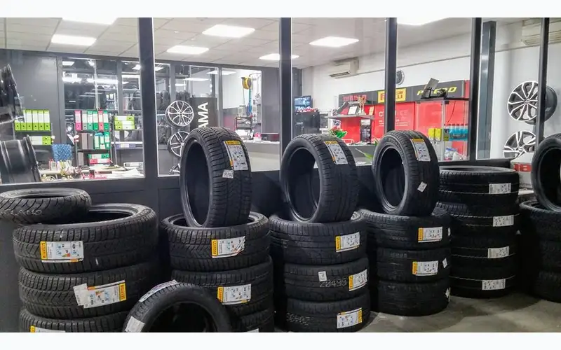 Foto dell'officina Car Bike Gomme