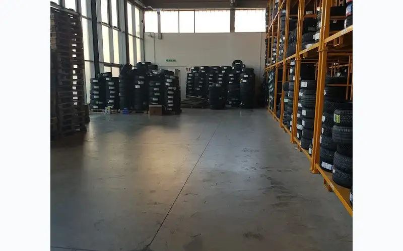 Foto dell'officina Carlini Gomme S.r.l. - Roma