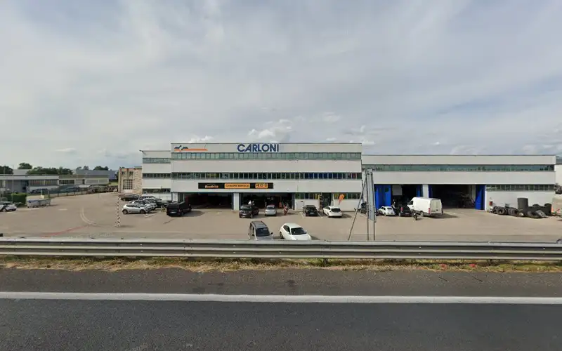 Foto dell'officina Carloni S.r.l.
