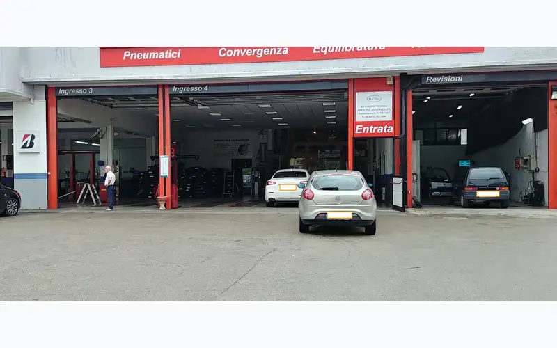 Foto dell'officina Centro First Stop Marini S.r.l.