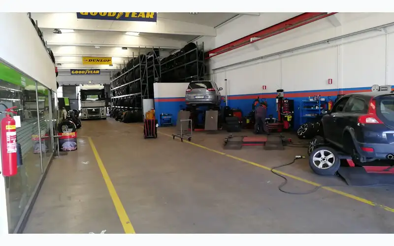 Foto dell'officina Centro First Stop Pneustorrazzi S.r.l.