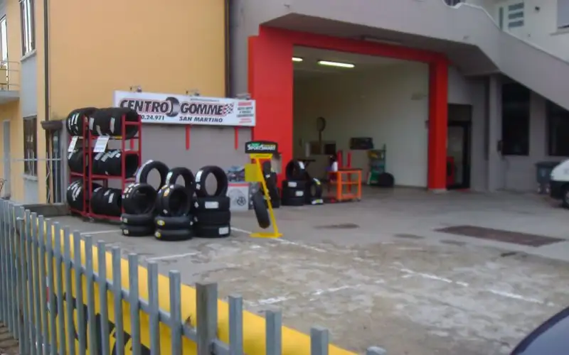 Foto dell'officina Centro Gomme Di Francesco De Rossi