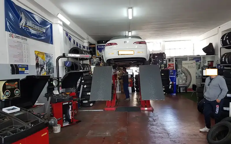 Foto dell'officina Centro Gomme Manderino Fabio