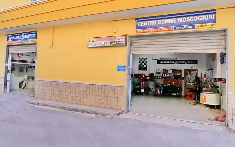 Foto dell'officina Centro Gomme MoscogiuRi Manduria S.r.l.