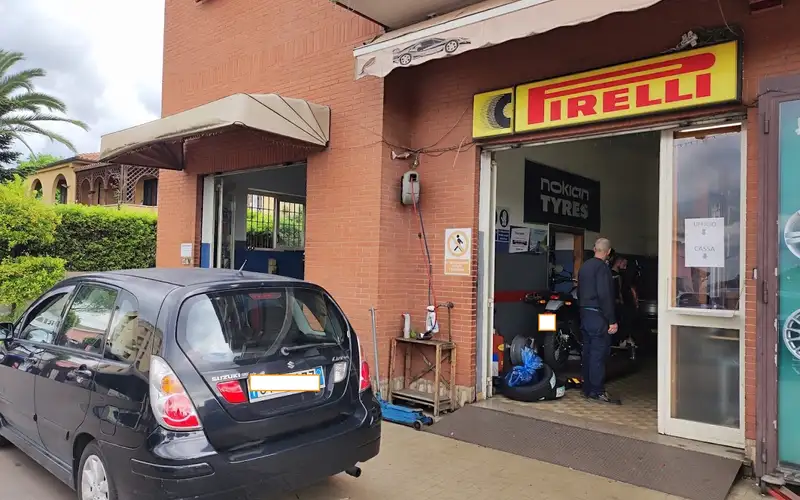 Foto dell'officina Centro Gomme Selva Nera S.n.c.