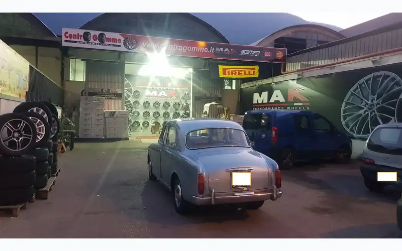 Foto dell'officina Centro Gomme Sorrentino