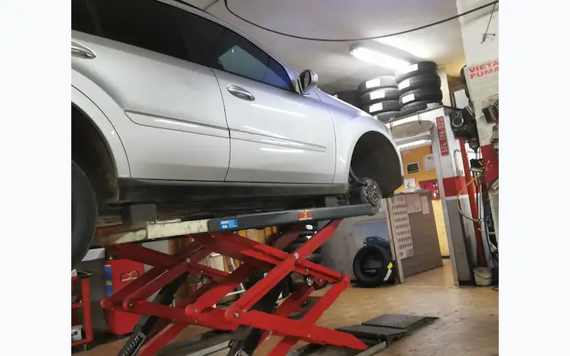 Foto dell'officina Cn Pneus Di Capradossi N.