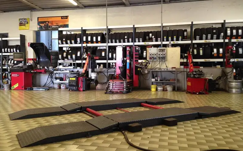 Foto dell'officina Costeniero Gomme - BestDrive