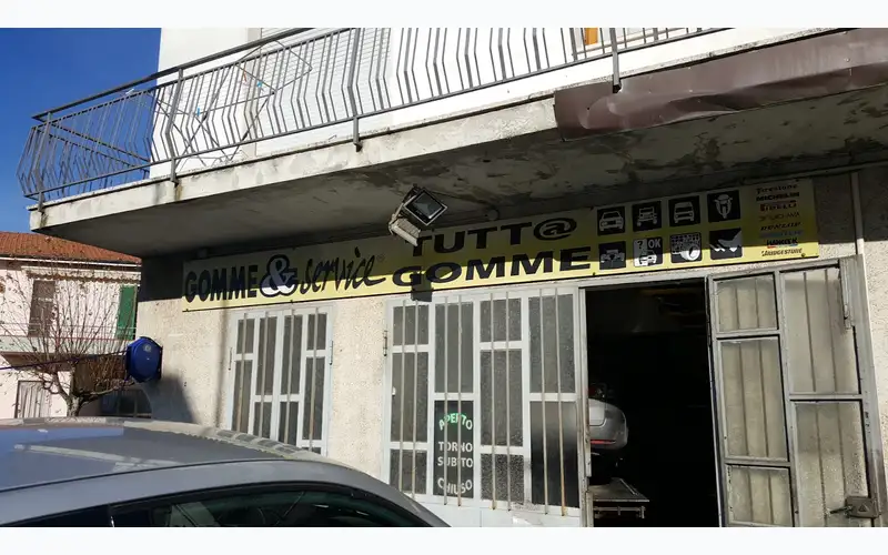 Foto dell'officina C.S. Tires Of Caruso & C.