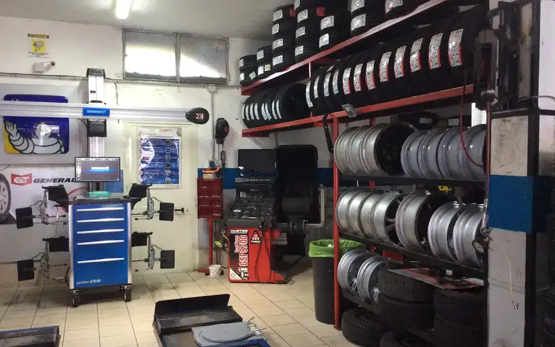 Foto dell'officina Della Rocca Gomme