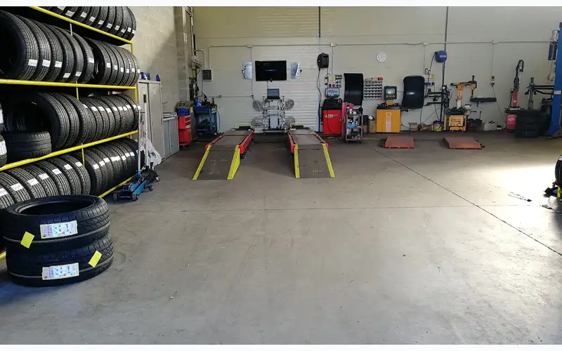 Foto dell'officina D.M.C. Auto S.r.l.