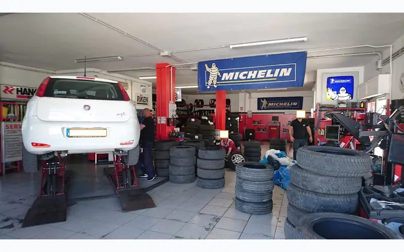 Foto dell'officina Doris Gomme