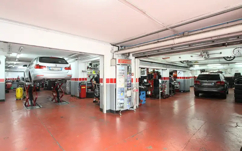 Foto dell'officina Due Cavalli S.n.c.