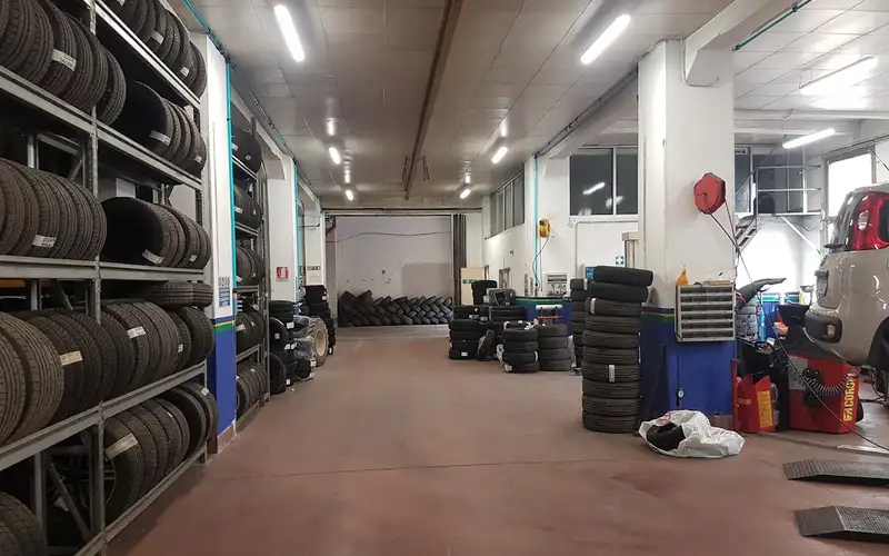 Foto dell'officina Euromaster CB Pneumatici - Genova