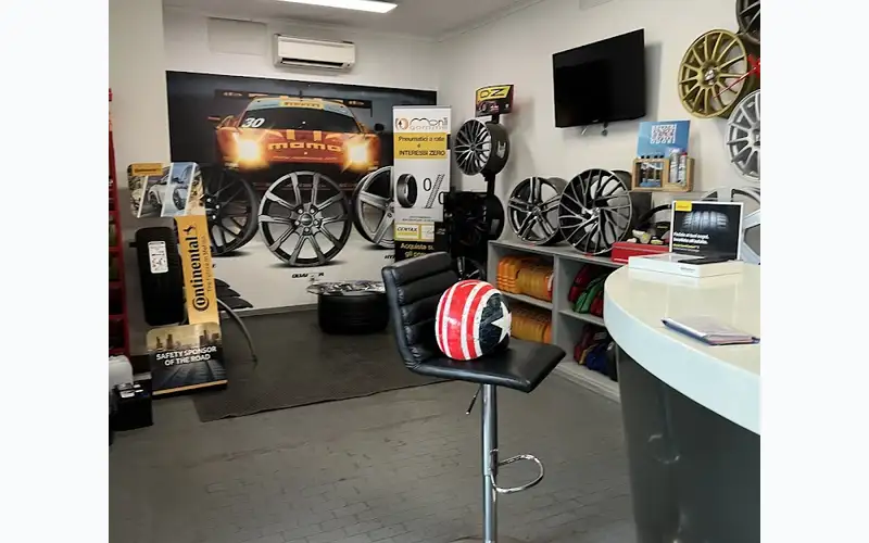 Foto dell'officina Euromaster Monti Gomme - Porto San Giorgio