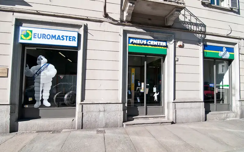 Foto dell'officina Euromaster Pneus Center - Torino