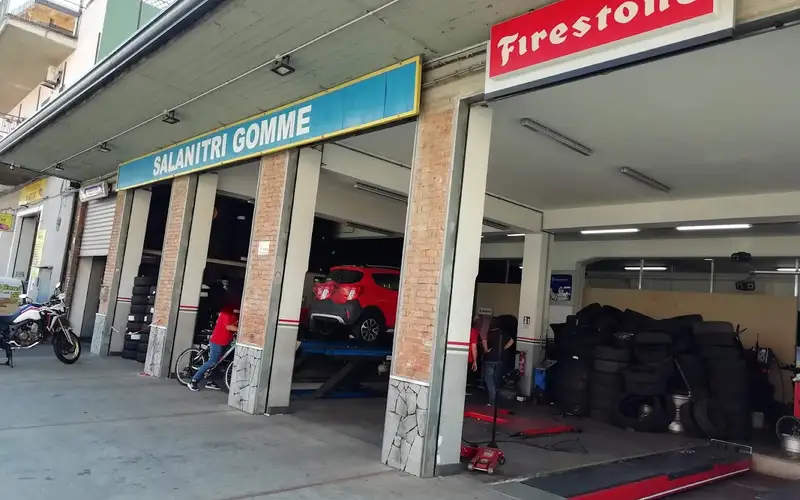 Foto dell'officina Euromaster Salanitri Service