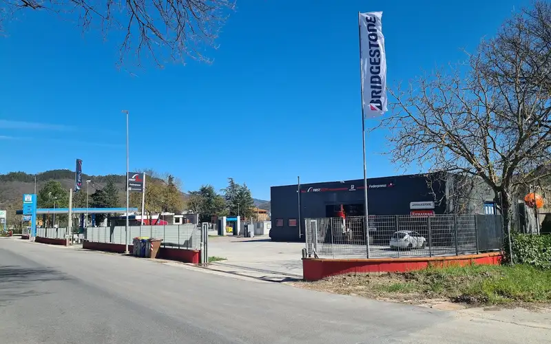 Foto dell'officina Federpneus S.r.l. - Fermignano