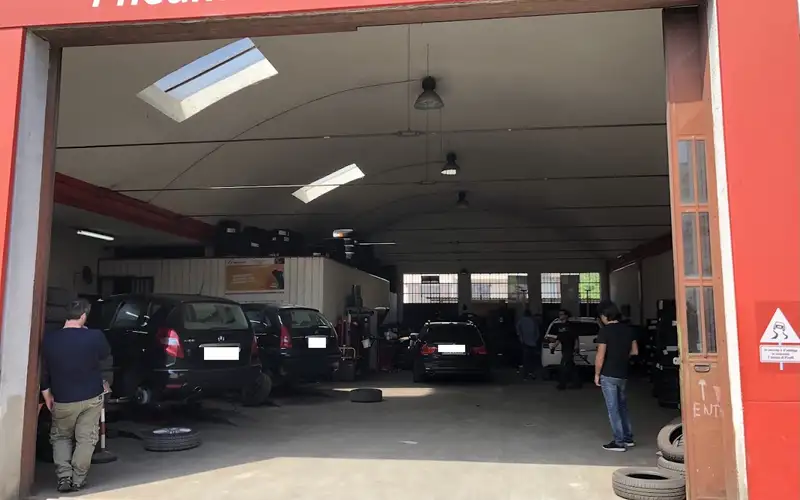 Foto dell'officina First Stop Baratti Pneumatici