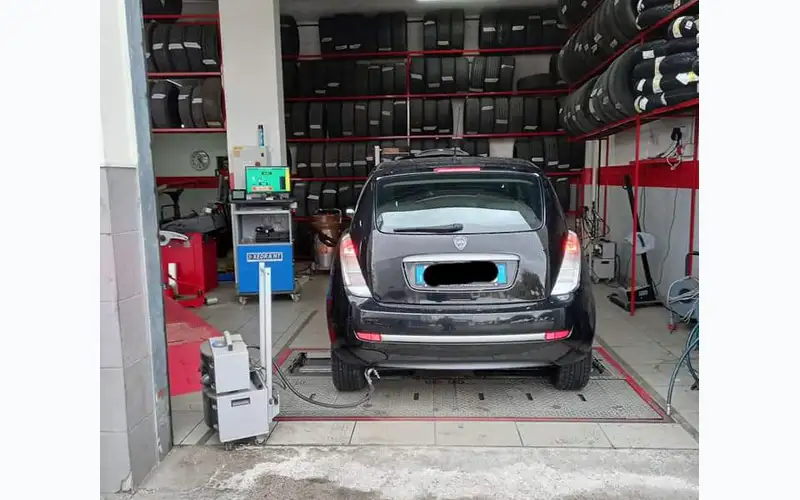 Foto dell'officina First Stop Corso Pneus